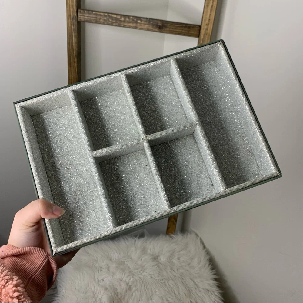 Sparkly Silver Jewelry Organizer